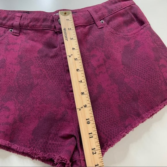 Urban Outfitters BDG Python High Rise Cheeky Short - Picture 8 of 10